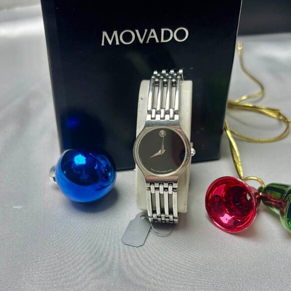 Movado pre-owned Women\'s Esperanza Matte Black Museum Dial watch.